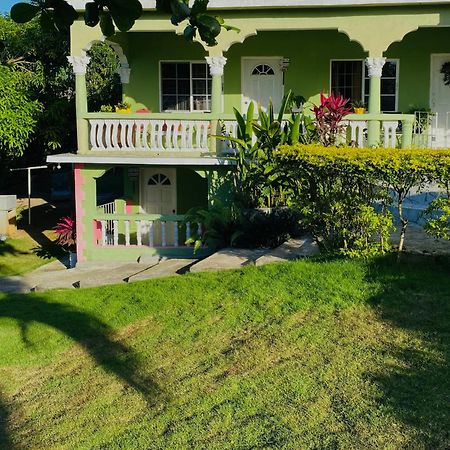 Cindy'S Garden Stay オーチョ・リオス エクステリア 写真